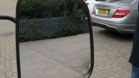 Flat towing mirror