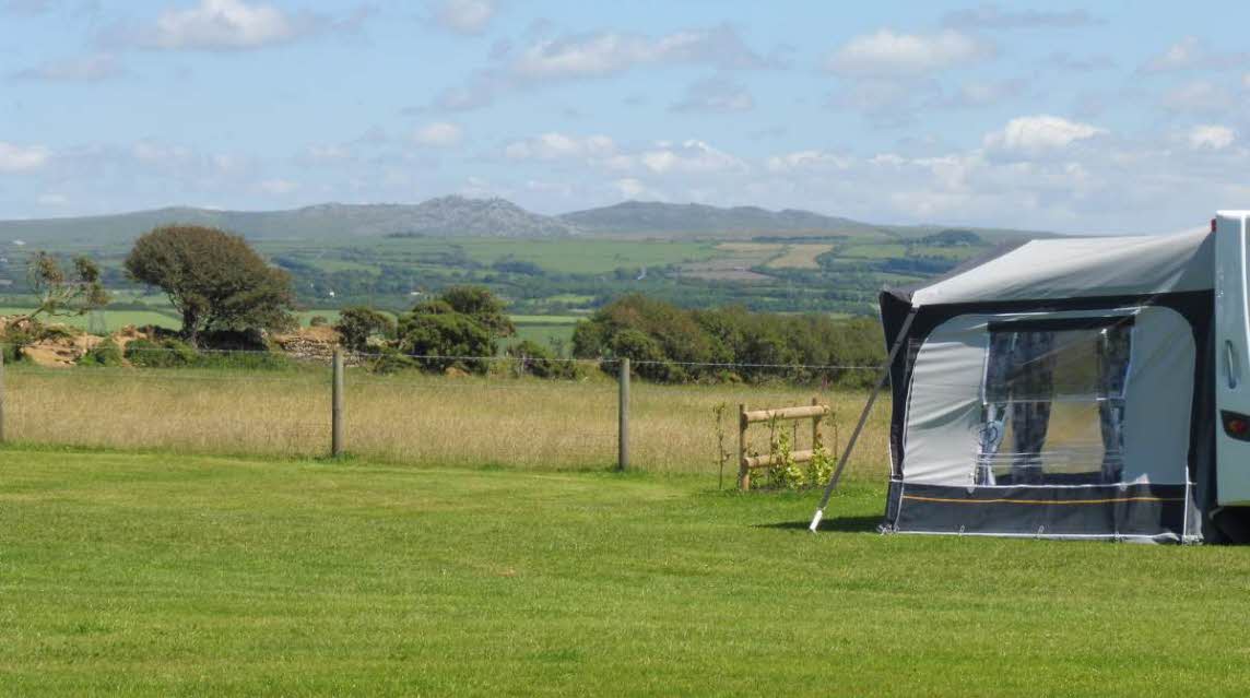 Dunree Certificated Location, PL33 9DY, Cornwall, Camelford, CL owner, 2020, pitch, grass, field, awning, trees