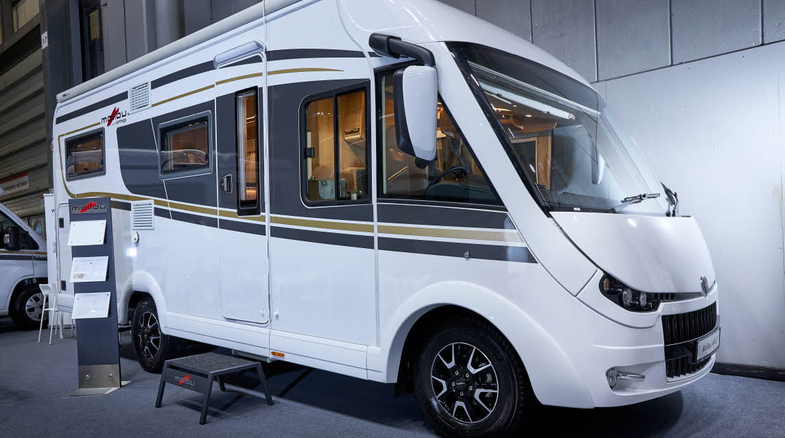 Exterior, A class, white, grey stripe
