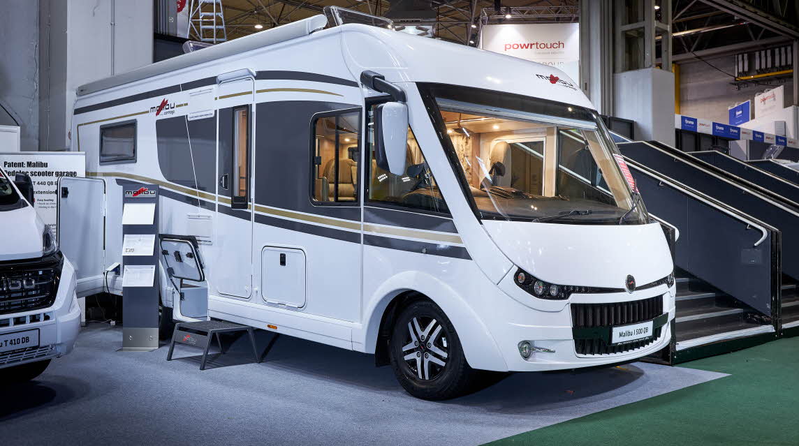 Exterior, A class, white, grey stripe
