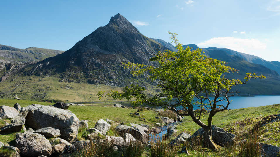 Image of a mountain in Wales