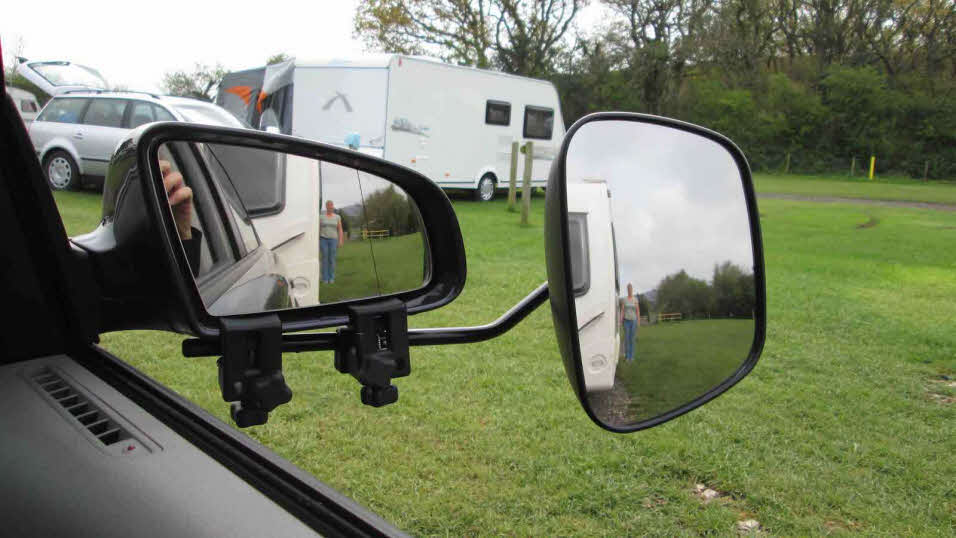 Wing mirror with a towing mirror attached
