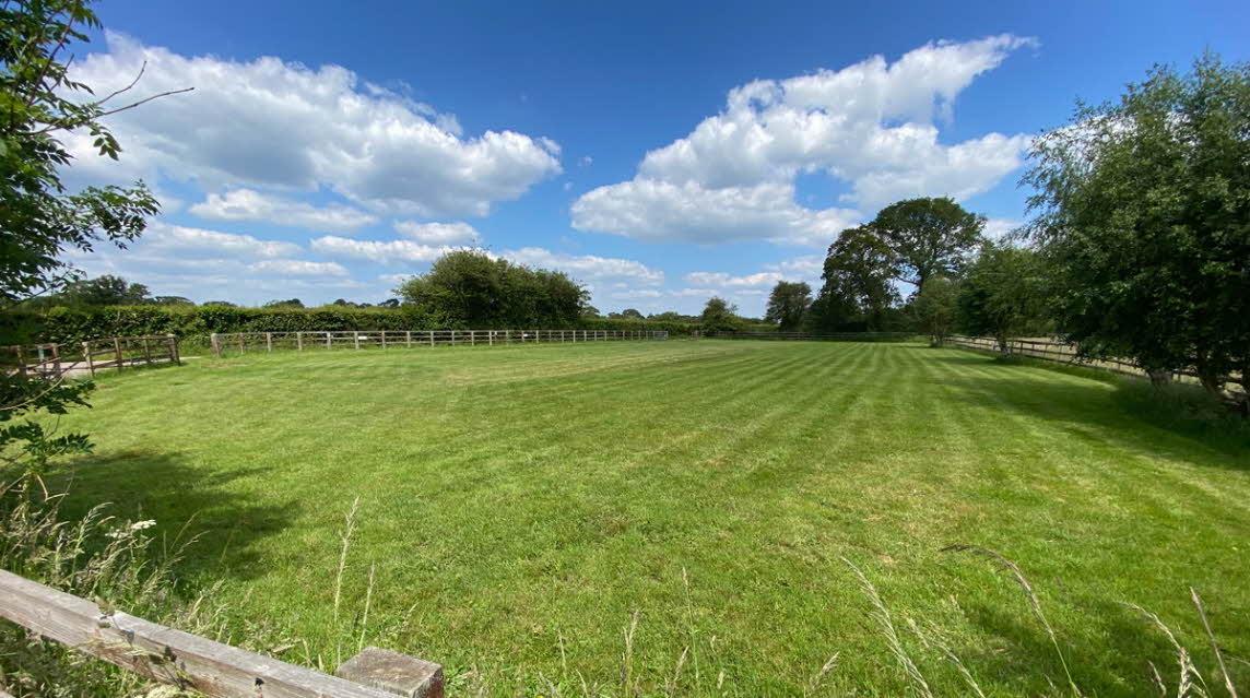 Long Acre Farm Certificated Location Caravan and Motorhome Club