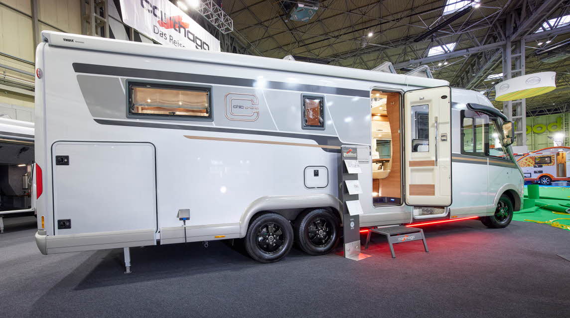 A Class, white with grey stripe, tag axle