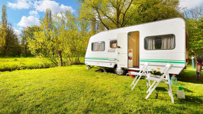 caravan, field, caravan in field, caravan in sun